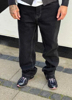 CORY STRAIGHT FIT JEANS