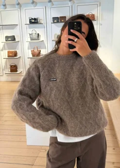 FLUFFY KNIT JUMPER