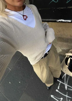 GalenMD short v-neck