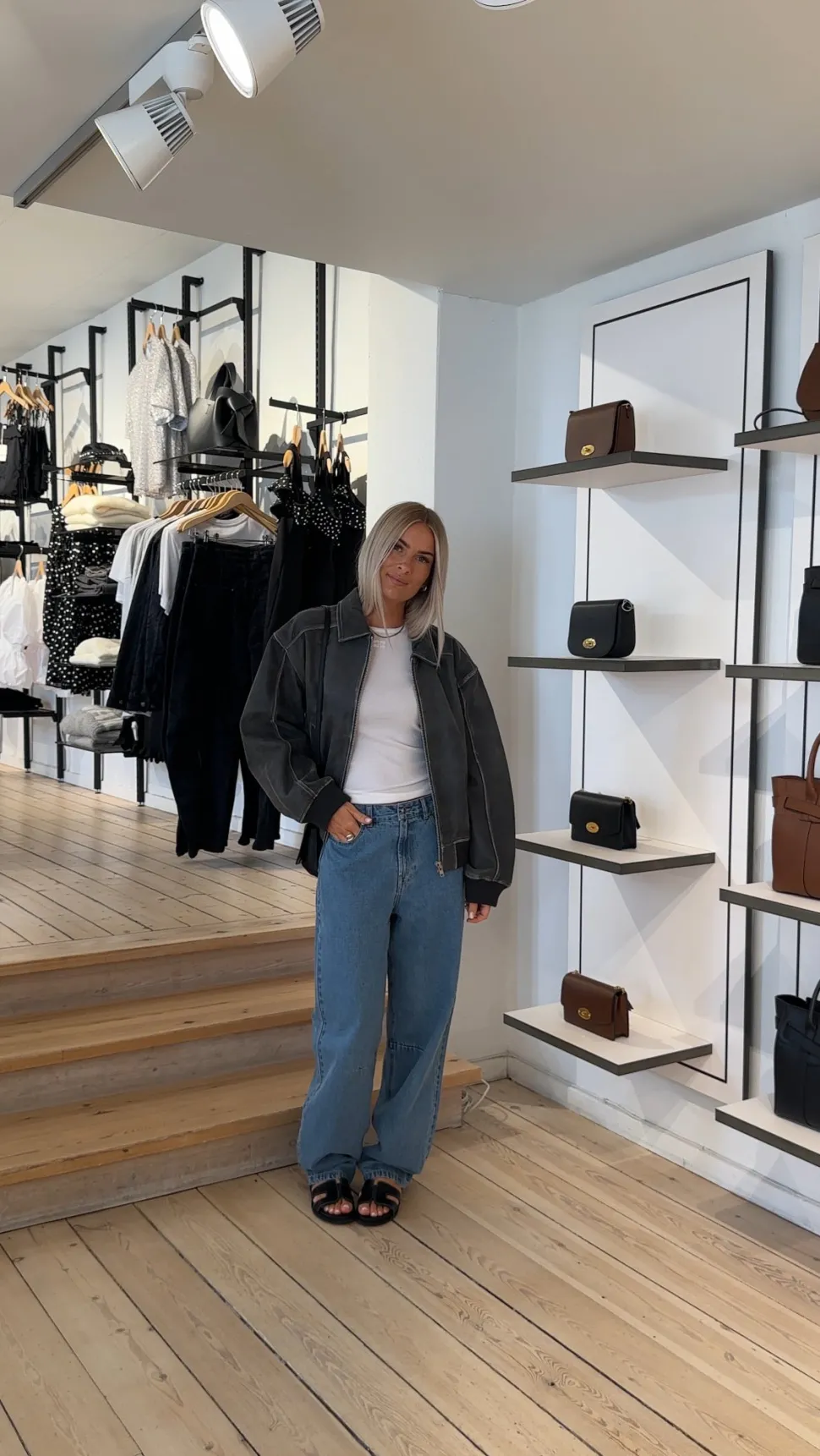 Janice Slung Jeans Wash Mid Blue