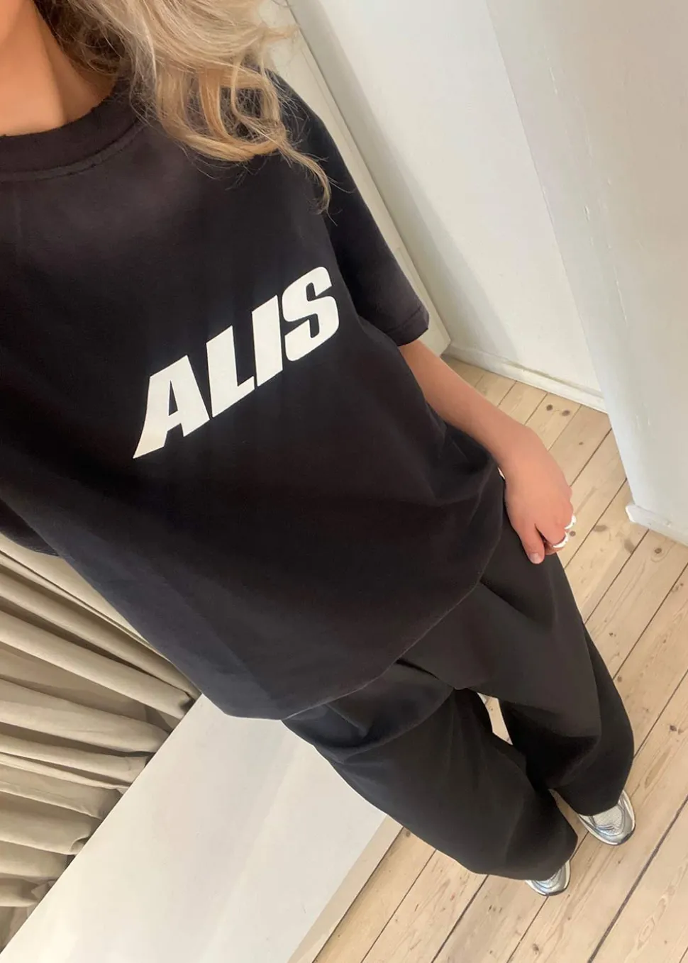 JERON ESSENTIAL T-SHIRT W/ LOGO