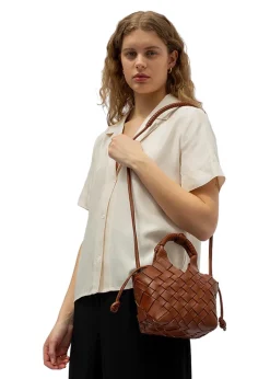 Misu Mini, Nutmeg, O