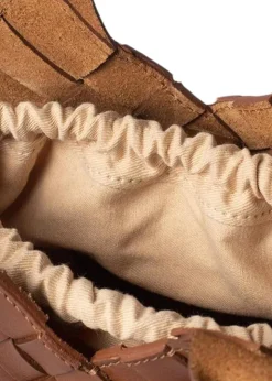 Misu Mini, Nutmeg, O