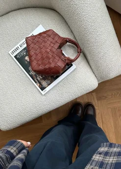 Misu Mini, Nutmeg, O