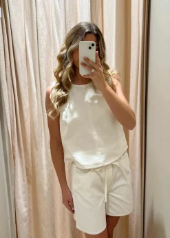 Naomamd solid shorts