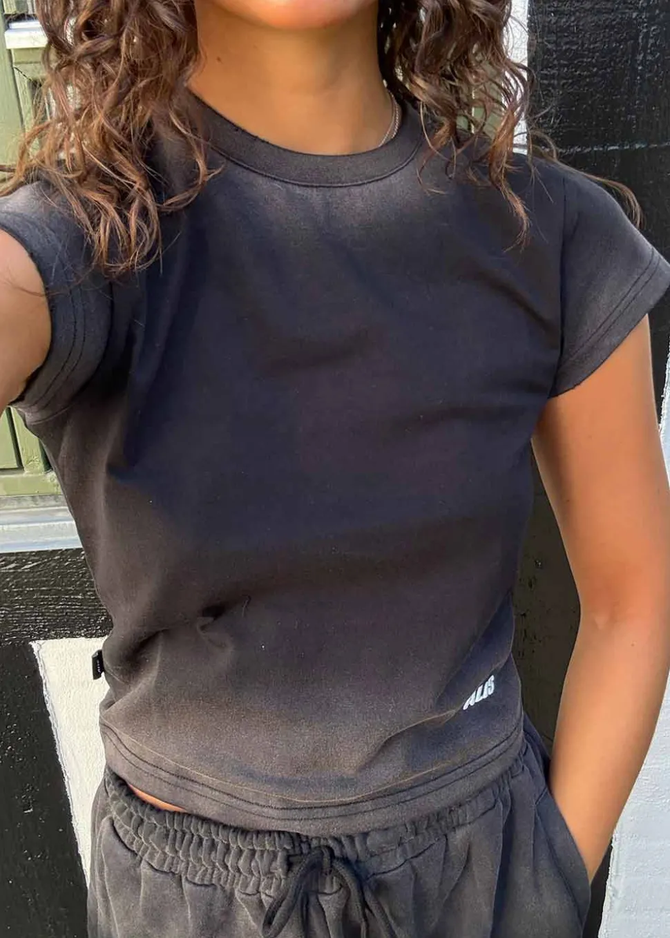 OLIIEY BABY TEE W/ LOGO