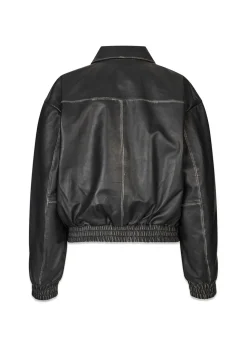 Opeyamd jacket