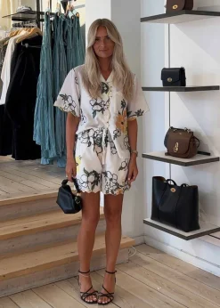 SCALLOPED ELASTICATED WAISTBAND SHORTS